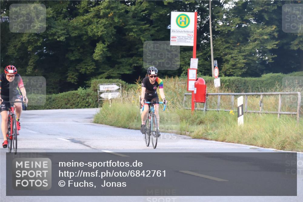 25.08.2024 - Elbe Triathlon Hamburg Fuchs,  Jonas http://msf.ph/oto/6842761 25.08.2024 09:00:01 Radfahren 90, 177 meine-sportfotos.de
