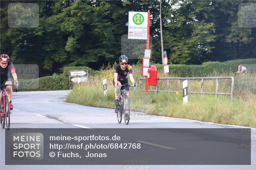 25.08.2024 - Elbe Triathlon Hamburg Fuchs,  Jonas http://msf.ph/oto/6842768 25.08.2024 09:00:01 Radfahren 90, 177 meine-sportfotos.de