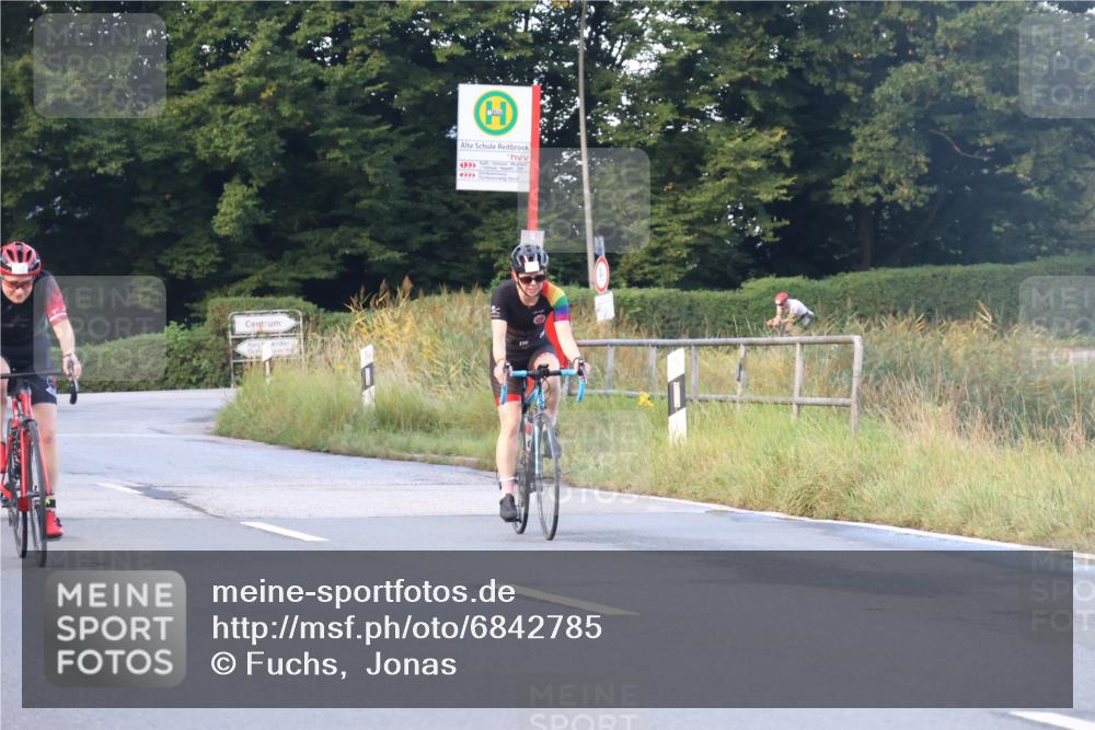 25.08.2024 - Elbe Triathlon Hamburg Fuchs,  Jonas http://msf.ph/oto/6842785 25.08.2024 09:00:01 Radfahren 90, 177 meine-sportfotos.de