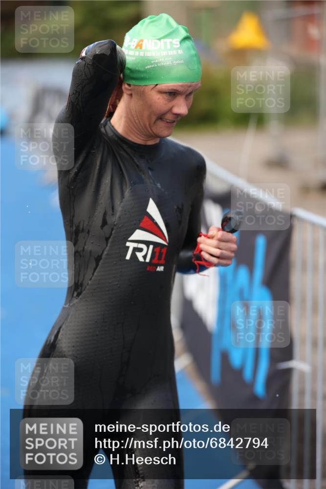 25.08.2024 - Elbe Triathlon Hamburg H.Heesch http://msf.ph/oto/6842794 25.08.2024 08:45:57 Schwimmen 126, 149, 154, 159, 184 meine-sportfotos.de