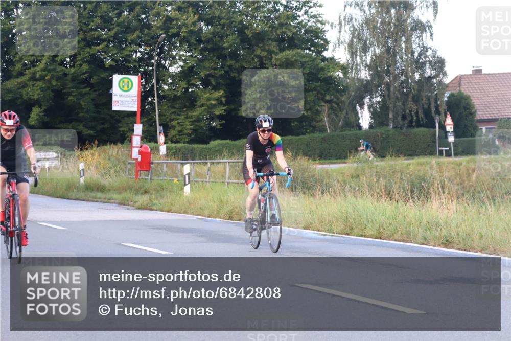 25.08.2024 - Elbe Triathlon Hamburg Fuchs,  Jonas http://msf.ph/oto/6842808 25.08.2024 09:00:02 Radfahren 177 meine-sportfotos.de