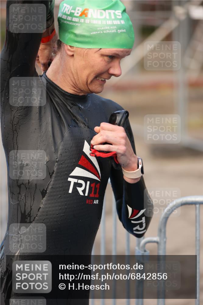 25.08.2024 - Elbe Triathlon Hamburg H.Heesch http://msf.ph/oto/6842856 25.08.2024 08:45:58 Schwimmen 126, 149, 154, 159, 184 meine-sportfotos.de