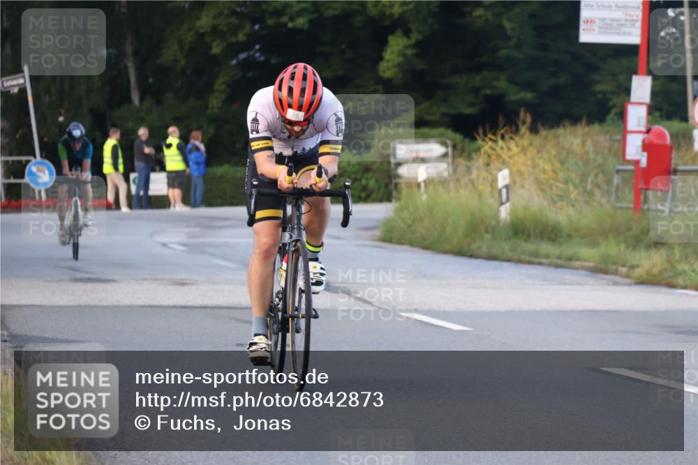 25.08.2024 - Elbe Triathlon Hamburg Fuchs,  Jonas http://msf.ph/oto/6842873 25.08.2024 09:00:10 Radfahren 70, 127 meine-sportfotos.de
