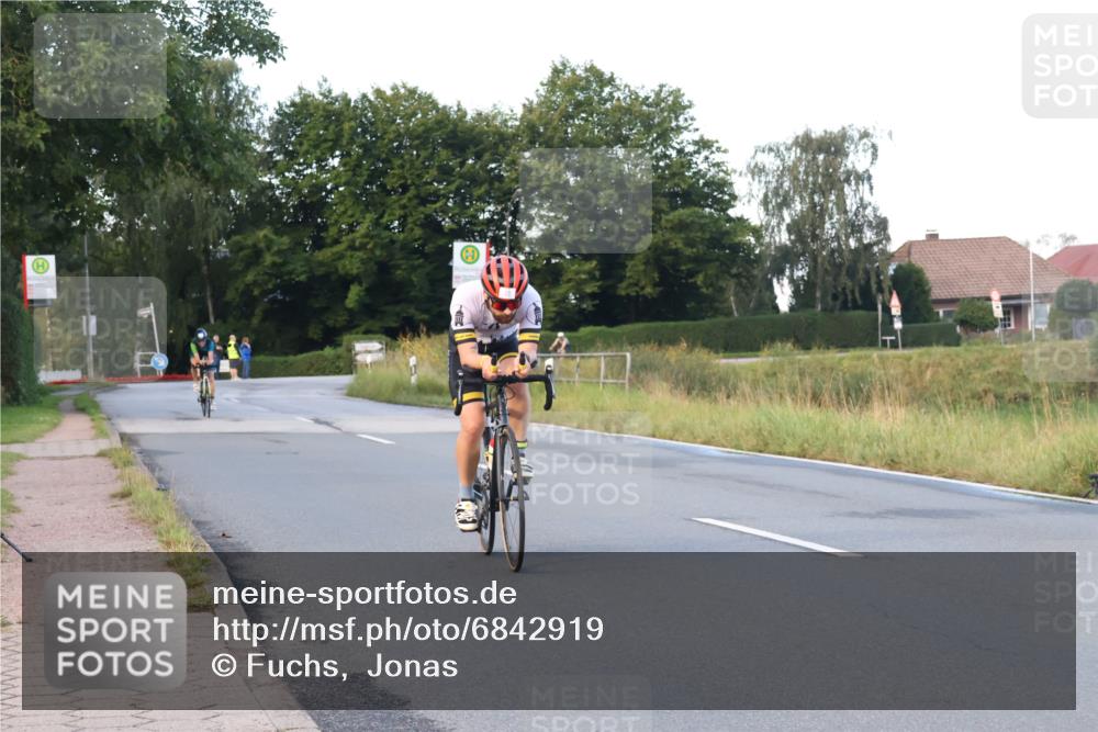 25.08.2024 - Elbe Triathlon Hamburg Fuchs,  Jonas http://msf.ph/oto/6842919 25.08.2024 09:00:11 Radfahren 70, 127 meine-sportfotos.de