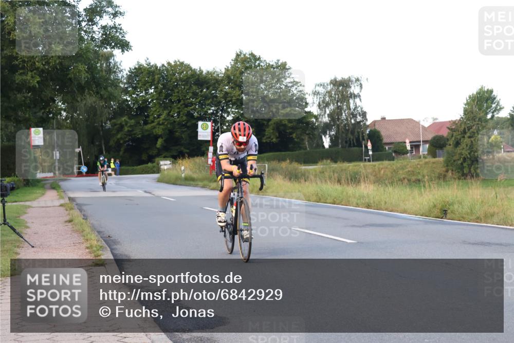 25.08.2024 - Elbe Triathlon Hamburg Fuchs,  Jonas http://msf.ph/oto/6842929 25.08.2024 09:00:11 Radfahren 70, 127 meine-sportfotos.de