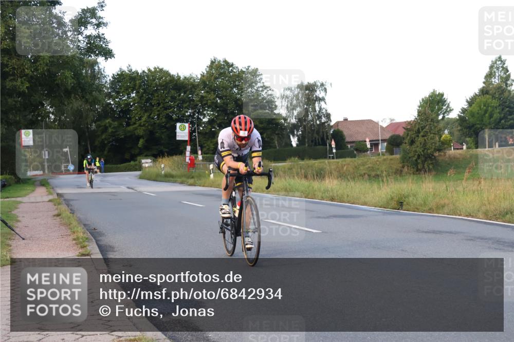 25.08.2024 - Elbe Triathlon Hamburg Fuchs,  Jonas http://msf.ph/oto/6842934 25.08.2024 09:00:11 Radfahren 70, 127 meine-sportfotos.de