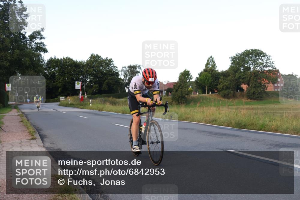 25.08.2024 - Elbe Triathlon Hamburg Fuchs,  Jonas http://msf.ph/oto/6842953 25.08.2024 09:00:12 Radfahren 70, 127 meine-sportfotos.de
