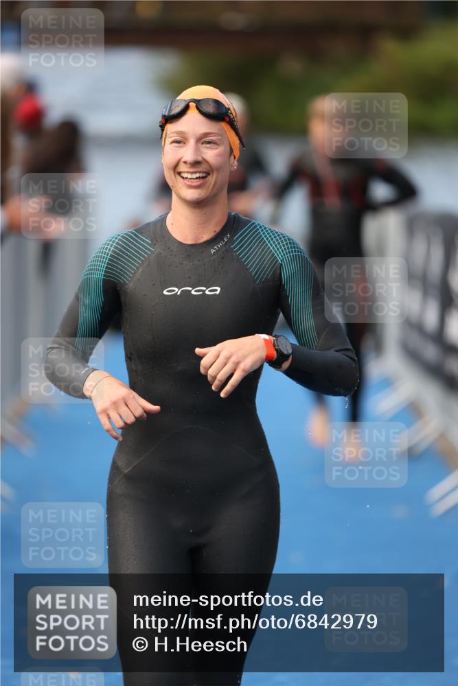 25.08.2024 - Elbe Triathlon Hamburg H.Heesch http://msf.ph/oto/6842979 25.08.2024 08:46:07 Schwimmen 123, 126, 138, 149, 154, 160, 184 meine-sportfotos.de