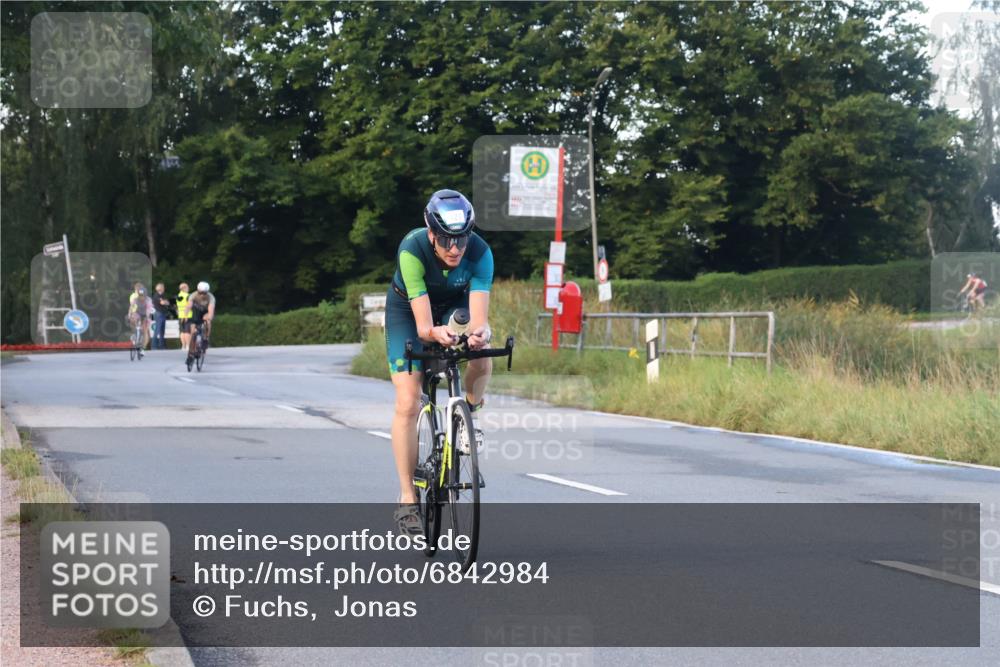25.08.2024 - Elbe Triathlon Hamburg Fuchs,  Jonas http://msf.ph/oto/6842984 25.08.2024 09:00:14 Radfahren 70, 127, 98 meine-sportfotos.de