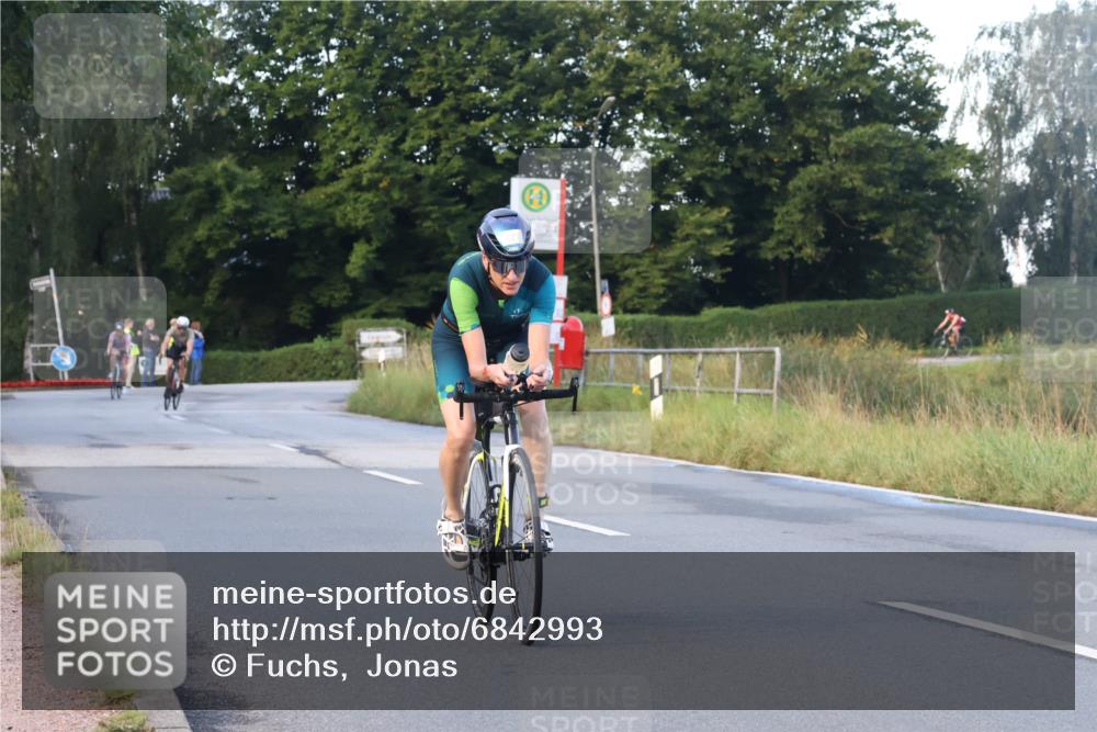 25.08.2024 - Elbe Triathlon Hamburg Fuchs,  Jonas http://msf.ph/oto/6842993 25.08.2024 09:00:14 Radfahren 70, 127, 98 meine-sportfotos.de