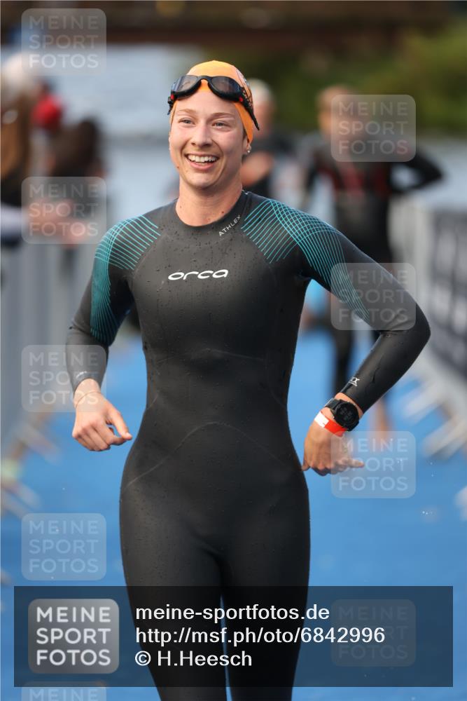 25.08.2024 - Elbe Triathlon Hamburg H.Heesch http://msf.ph/oto/6842996 25.08.2024 08:46:07 Schwimmen 123, 126, 138, 149, 154, 160, 184 meine-sportfotos.de