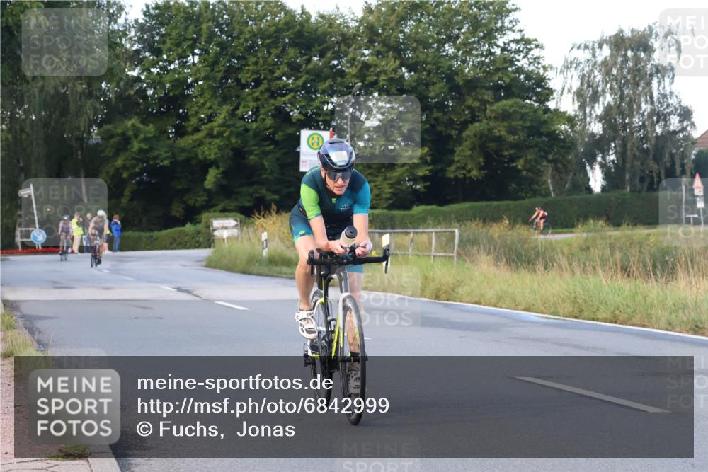 25.08.2024 - Elbe Triathlon Hamburg Fuchs,  Jonas http://msf.ph/oto/6842999 25.08.2024 09:00:14 Radfahren 70, 127, 98 meine-sportfotos.de