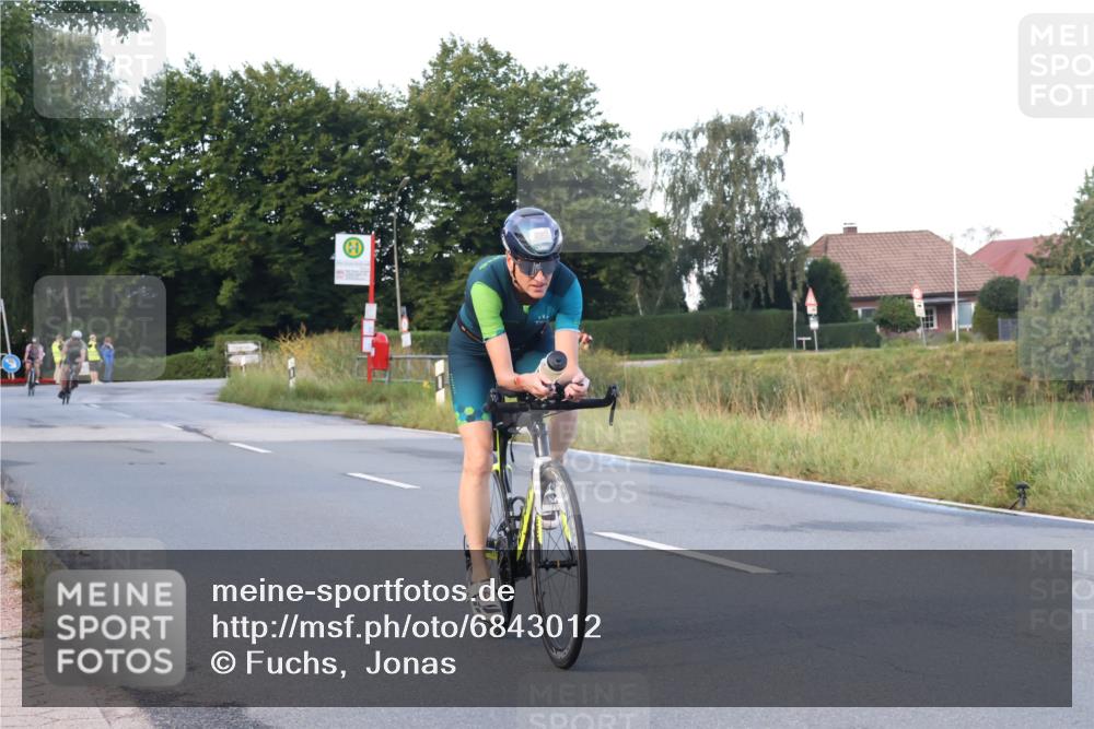 25.08.2024 - Elbe Triathlon Hamburg Fuchs,  Jonas http://msf.ph/oto/6843012 25.08.2024 09:00:15 Radfahren 70, 127, 98, 108 meine-sportfotos.de
