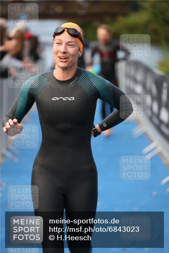 25.08.2024 - Elbe Triathlon Hamburg H.Heesch http://msf.ph/oto/6843023 25.08.2024 08:46:08 Schwimmen 123, 126, 131, 138, 149, 154, 160, 184 meine-sportfotos.de