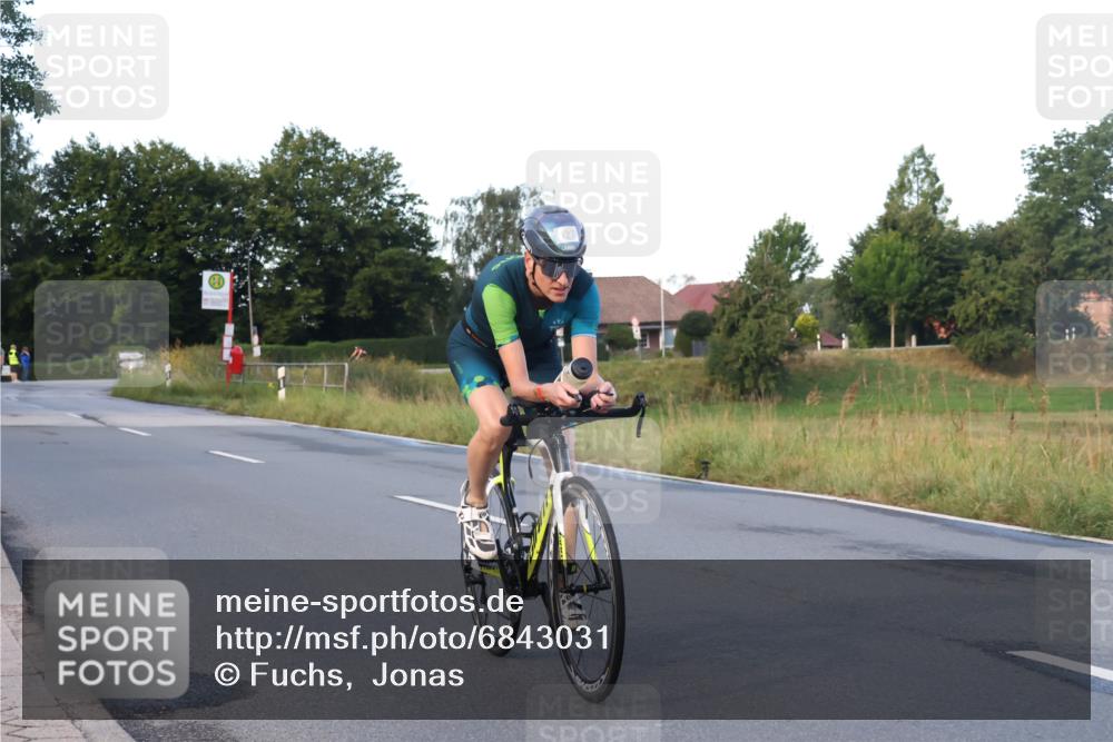 25.08.2024 - Elbe Triathlon Hamburg Fuchs,  Jonas http://msf.ph/oto/6843031 25.08.2024 09:00:15 Radfahren 70, 127, 98, 108 meine-sportfotos.de
