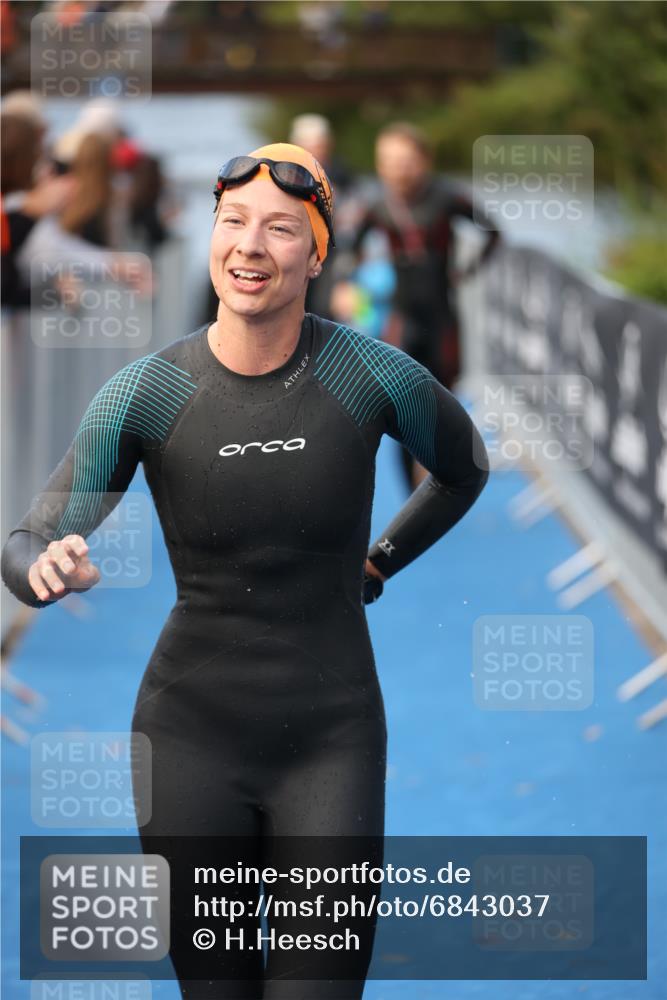 25.08.2024 - Elbe Triathlon Hamburg H.Heesch http://msf.ph/oto/6843037 25.08.2024 08:46:08 Schwimmen 123, 126, 131, 138, 149, 154, 160, 184 meine-sportfotos.de