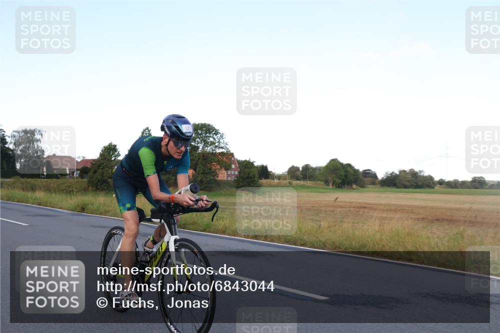 25.08.2024 - Elbe Triathlon Hamburg Fuchs,  Jonas http://msf.ph/oto/6843044 25.08.2024 09:00:15 Radfahren 70, 127, 98, 108 meine-sportfotos.de