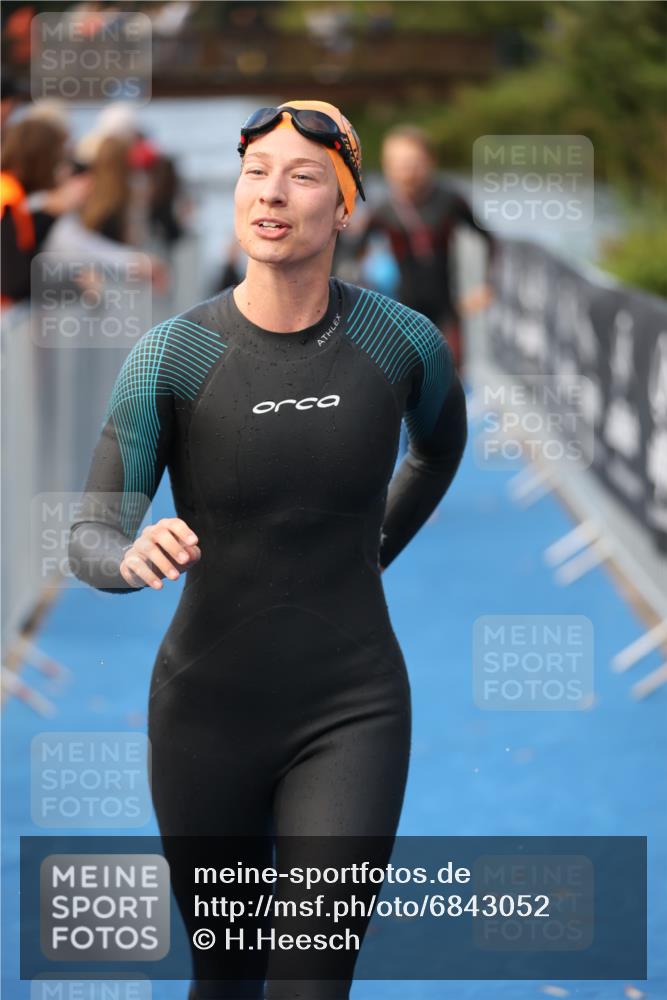 25.08.2024 - Elbe Triathlon Hamburg H.Heesch http://msf.ph/oto/6843052 25.08.2024 08:46:08 Schwimmen 123, 126, 131, 138, 149, 154, 160, 184 meine-sportfotos.de