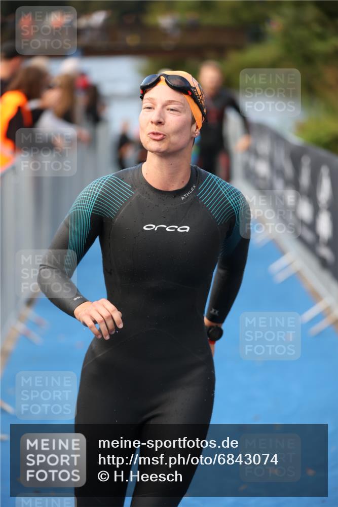 25.08.2024 - Elbe Triathlon Hamburg H.Heesch http://msf.ph/oto/6843074 25.08.2024 08:46:08 Schwimmen 123, 126, 131, 138, 149, 154, 160, 184 meine-sportfotos.de
