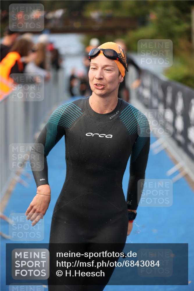 25.08.2024 - Elbe Triathlon Hamburg H.Heesch http://msf.ph/oto/6843084 25.08.2024 08:46:08 Schwimmen 123, 126, 131, 138, 149, 154, 160, 184 meine-sportfotos.de