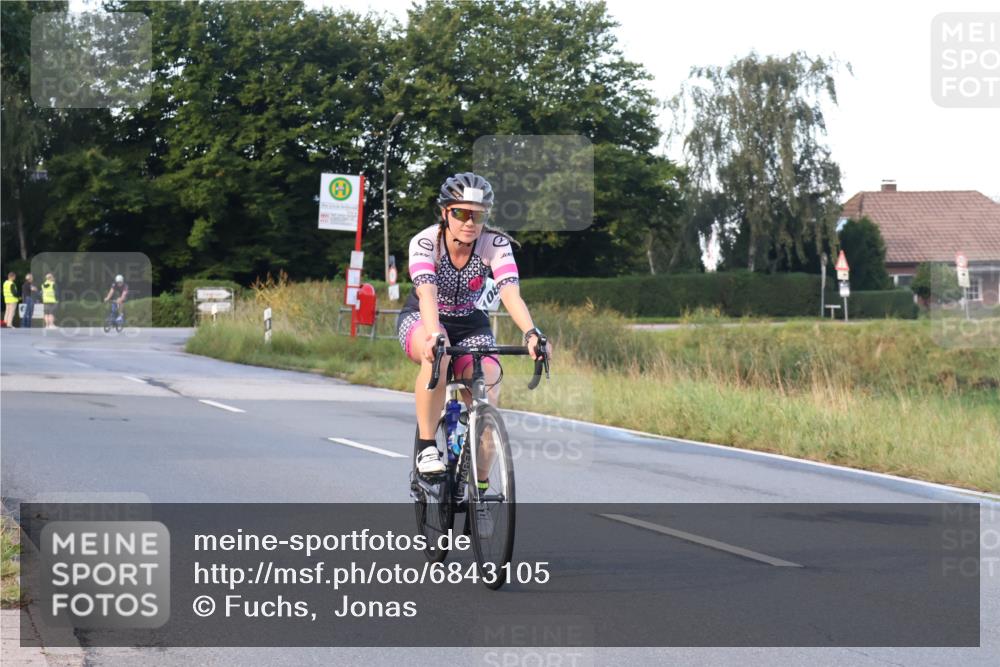 25.08.2024 - Elbe Triathlon Hamburg Fuchs,  Jonas http://msf.ph/oto/6843105 25.08.2024 09:00:22 Radfahren 98, 108, 119 meine-sportfotos.de
