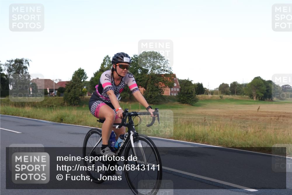 25.08.2024 - Elbe Triathlon Hamburg Fuchs,  Jonas http://msf.ph/oto/6843141 25.08.2024 09:00:22 Radfahren 98, 108, 119 meine-sportfotos.de