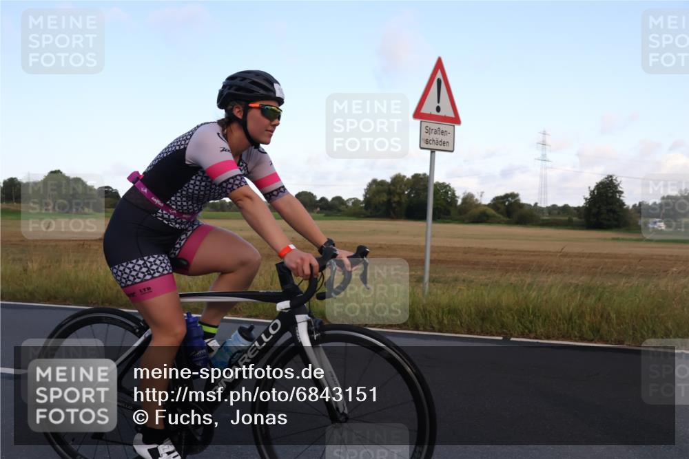 25.08.2024 - Elbe Triathlon Hamburg Fuchs,  Jonas http://msf.ph/oto/6843151 25.08.2024 09:00:23 Radfahren 98, 108, 119, 88 meine-sportfotos.de
