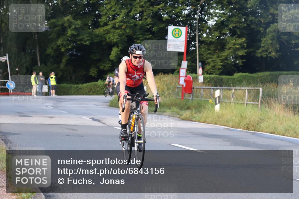 25.08.2024 - Elbe Triathlon Hamburg Fuchs,  Jonas http://msf.ph/oto/6843156 25.08.2024 09:00:27 Radfahren 108, 119, 88 meine-sportfotos.de