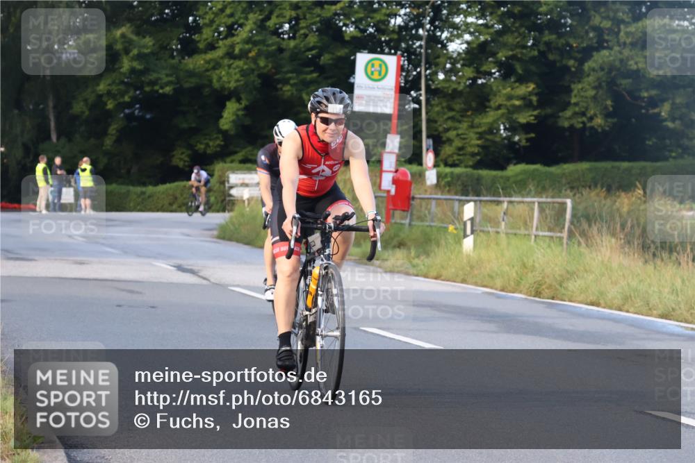 25.08.2024 - Elbe Triathlon Hamburg Fuchs,  Jonas http://msf.ph/oto/6843165 25.08.2024 09:00:27 Radfahren 108, 119, 88 meine-sportfotos.de