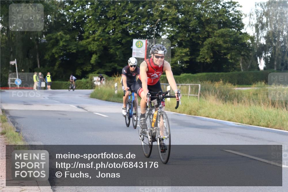 25.08.2024 - Elbe Triathlon Hamburg Fuchs,  Jonas http://msf.ph/oto/6843176 25.08.2024 09:00:28 Radfahren 119, 88, 163 meine-sportfotos.de