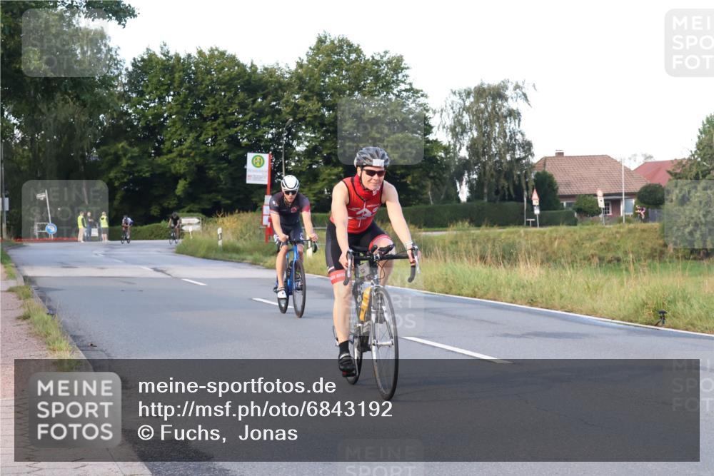 25.08.2024 - Elbe Triathlon Hamburg Fuchs,  Jonas http://msf.ph/oto/6843192 25.08.2024 09:00:28 Radfahren 119, 88, 163 meine-sportfotos.de