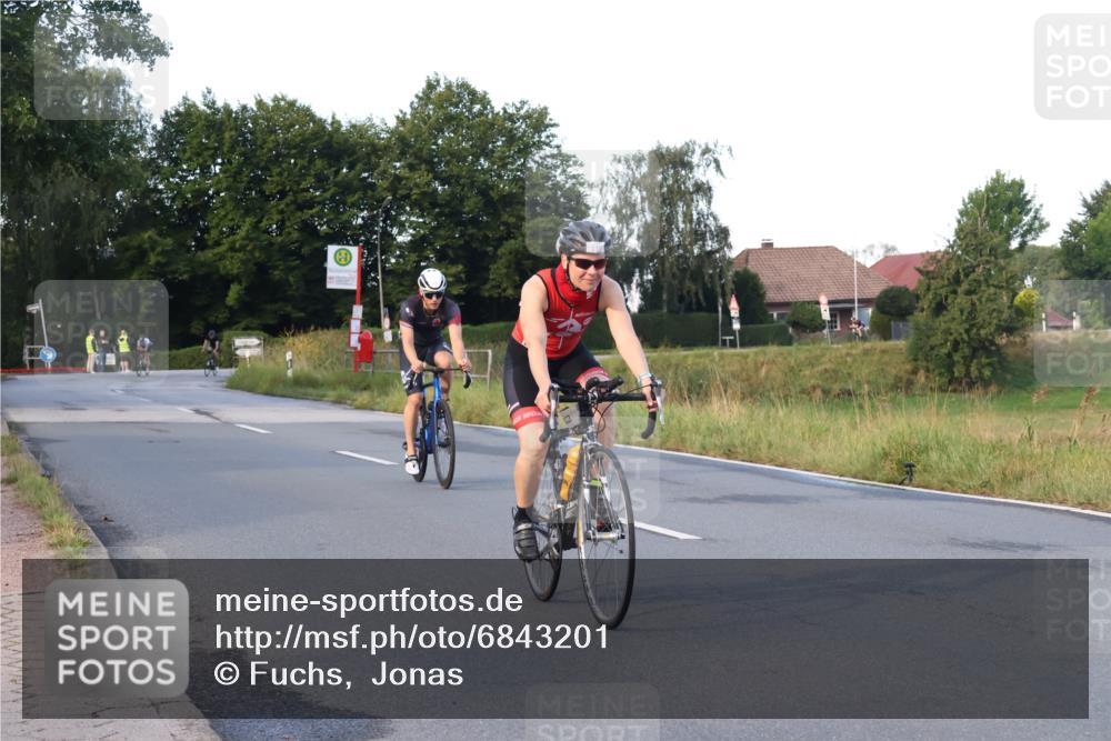 25.08.2024 - Elbe Triathlon Hamburg Fuchs,  Jonas http://msf.ph/oto/6843201 25.08.2024 09:00:28 Radfahren 119, 88, 163 meine-sportfotos.de