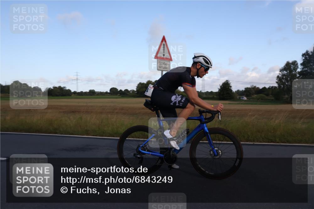 25.08.2024 - Elbe Triathlon Hamburg Fuchs,  Jonas http://msf.ph/oto/6843249 25.08.2024 09:00:30 Radfahren 119, 88, 163, 118 meine-sportfotos.de