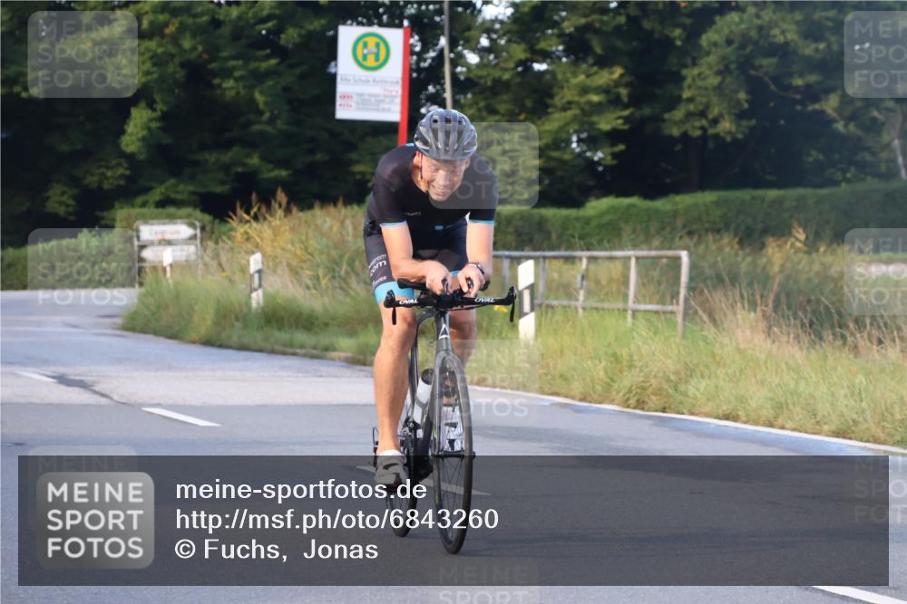 25.08.2024 - Elbe Triathlon Hamburg Fuchs,  Jonas http://msf.ph/oto/6843260 25.08.2024 09:00:34 Radfahren 119, 88, 163, 118, 63 meine-sportfotos.de