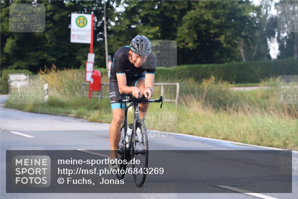 25.08.2024 - Elbe Triathlon Hamburg Fuchs,  Jonas http://msf.ph/oto/6843269 25.08.2024 09:00:35 Radfahren 88, 163, 118, 63 meine-sportfotos.de