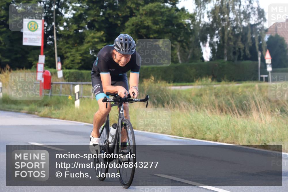 25.08.2024 - Elbe Triathlon Hamburg Fuchs,  Jonas http://msf.ph/oto/6843277 25.08.2024 09:00:35 Radfahren 88, 163, 118, 63 meine-sportfotos.de
