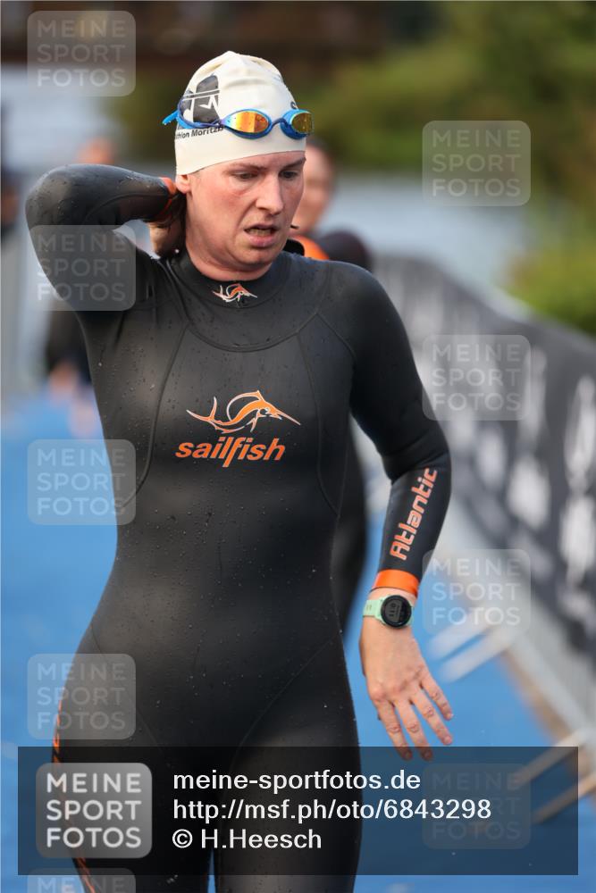 25.08.2024 - Elbe Triathlon Hamburg H.Heesch http://msf.ph/oto/6843298 25.08.2024 08:46:14 Schwimmen 123, 126, 131, 138, 149, 154, 160, 179, 184 meine-sportfotos.de