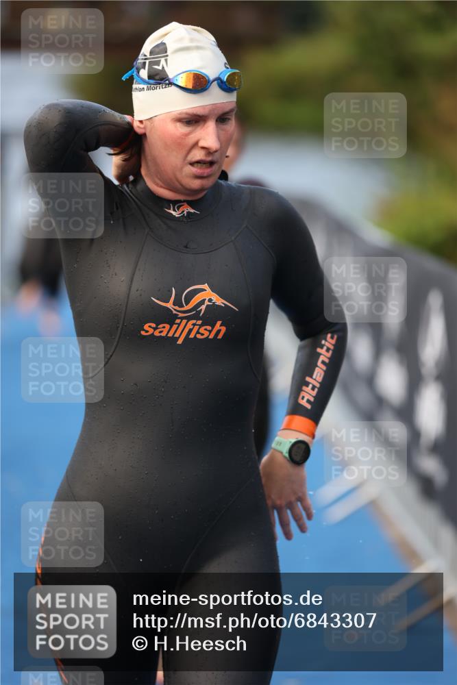 25.08.2024 - Elbe Triathlon Hamburg H.Heesch http://msf.ph/oto/6843307 25.08.2024 08:46:14 Schwimmen 123, 126, 131, 138, 149, 154, 160, 179, 184 meine-sportfotos.de