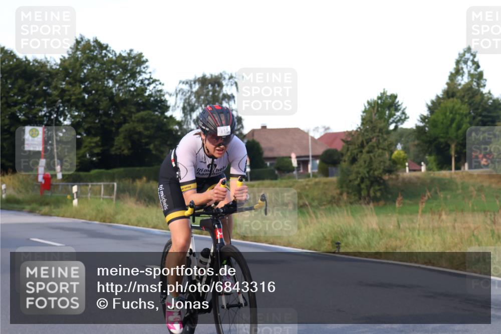 25.08.2024 - Elbe Triathlon Hamburg Fuchs,  Jonas http://msf.ph/oto/6843316 25.08.2024 09:00:36 Radfahren 163, 118, 63 meine-sportfotos.de