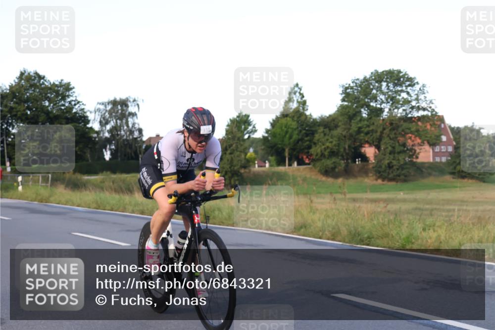 25.08.2024 - Elbe Triathlon Hamburg Fuchs,  Jonas http://msf.ph/oto/6843321 25.08.2024 09:00:37 Radfahren 163, 118, 63 meine-sportfotos.de