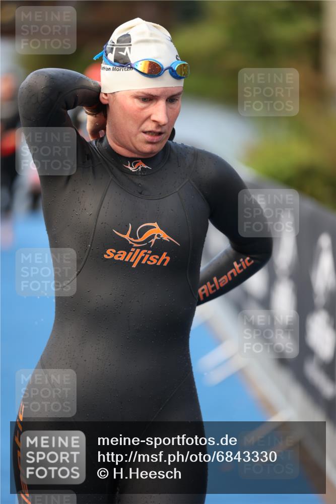 25.08.2024 - Elbe Triathlon Hamburg H.Heesch http://msf.ph/oto/6843330 25.08.2024 08:46:15 Schwimmen 123, 131, 138, 149, 154, 160, 179, 184 meine-sportfotos.de