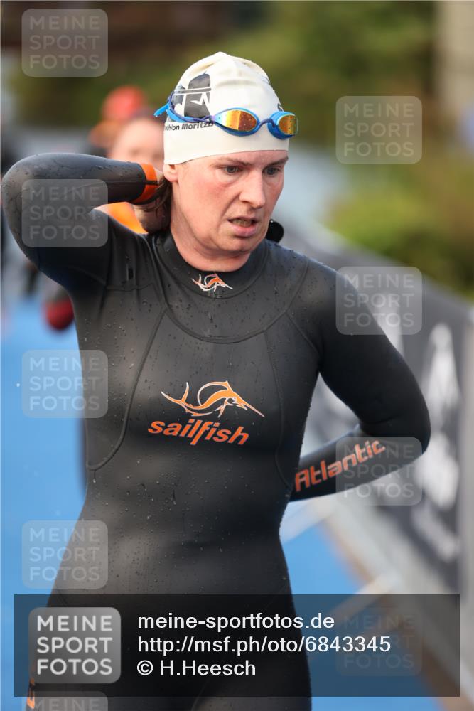 25.08.2024 - Elbe Triathlon Hamburg H.Heesch http://msf.ph/oto/6843345 25.08.2024 08:46:15 Schwimmen 123, 131, 138, 149, 154, 160, 179, 184 meine-sportfotos.de