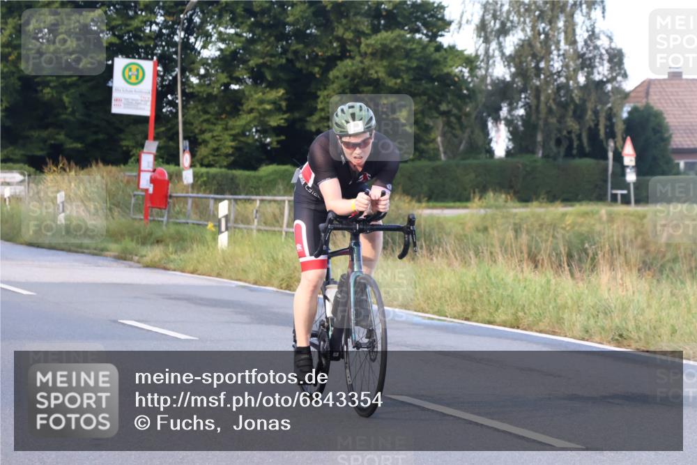 25.08.2024 - Elbe Triathlon Hamburg Fuchs,  Jonas http://msf.ph/oto/6843354 25.08.2024 09:00:40 Radfahren 163, 118, 63 meine-sportfotos.de
