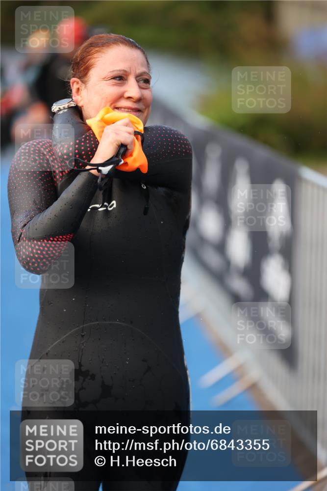 25.08.2024 - Elbe Triathlon Hamburg H.Heesch http://msf.ph/oto/6843355 25.08.2024 08:46:16 Schwimmen 123, 131, 138, 149, 154, 160, 179, 184 meine-sportfotos.de