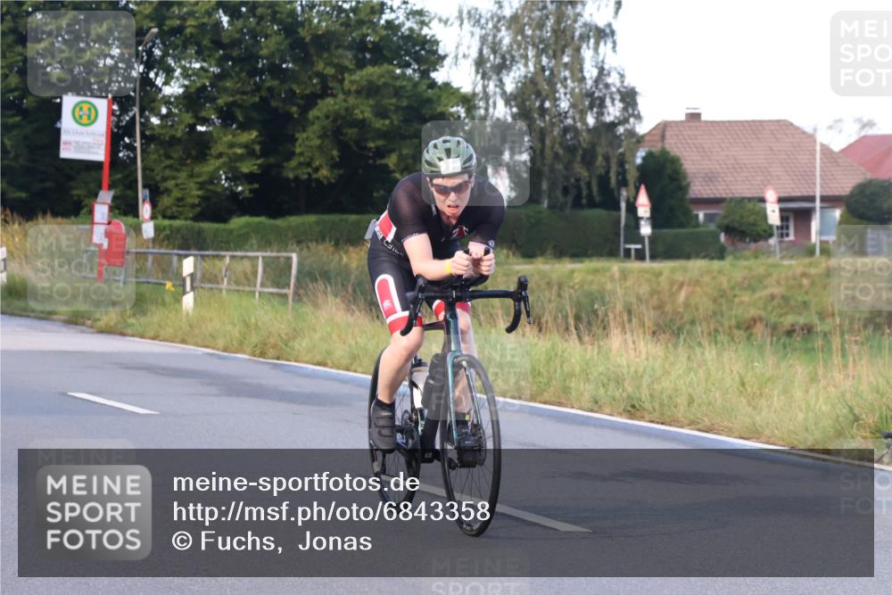25.08.2024 - Elbe Triathlon Hamburg Fuchs,  Jonas http://msf.ph/oto/6843358 25.08.2024 09:00:40 Radfahren 163, 118, 63 meine-sportfotos.de