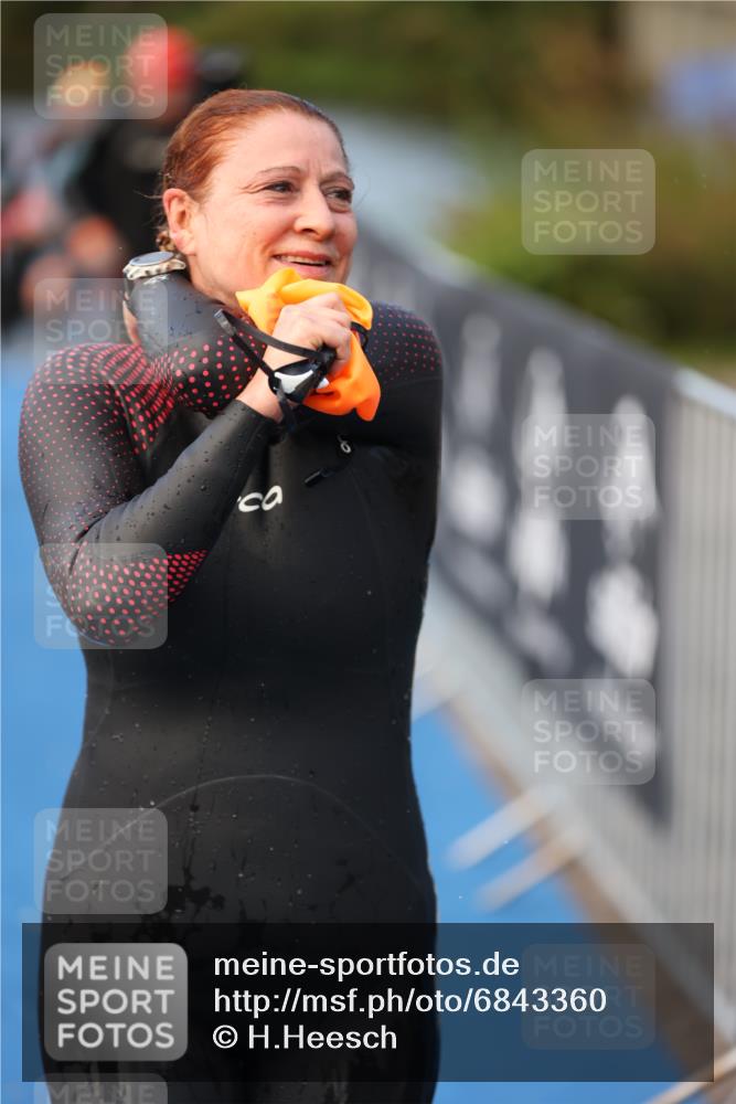 25.08.2024 - Elbe Triathlon Hamburg H.Heesch http://msf.ph/oto/6843360 25.08.2024 08:46:16 Schwimmen 123, 131, 138, 149, 154, 160, 179, 184 meine-sportfotos.de