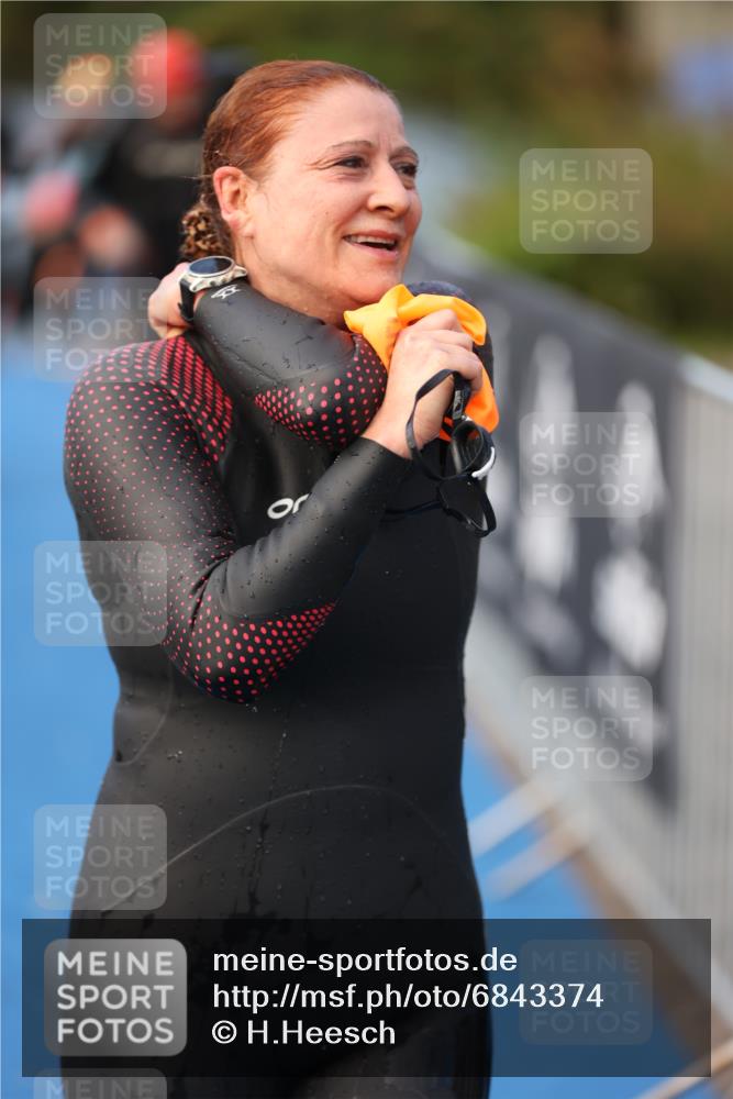 25.08.2024 - Elbe Triathlon Hamburg H.Heesch http://msf.ph/oto/6843374 25.08.2024 08:46:16 Schwimmen 123, 131, 138, 149, 154, 160, 179, 184 meine-sportfotos.de