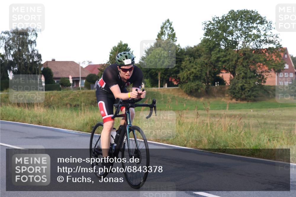 25.08.2024 - Elbe Triathlon Hamburg Fuchs,  Jonas http://msf.ph/oto/6843378 25.08.2024 09:00:41 Radfahren 118, 63 meine-sportfotos.de