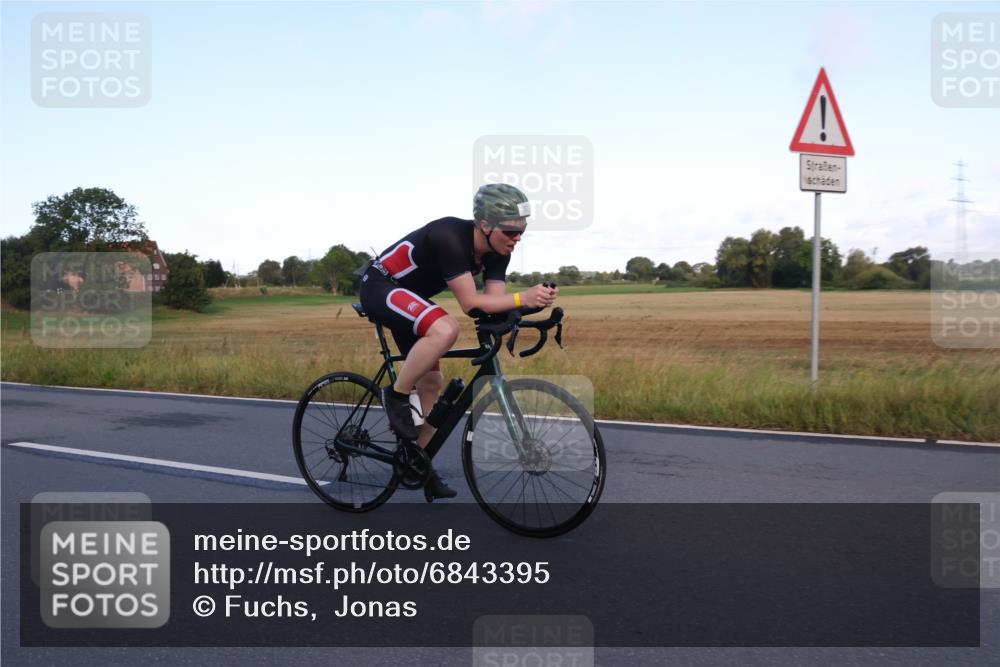 25.08.2024 - Elbe Triathlon Hamburg Fuchs,  Jonas http://msf.ph/oto/6843395 25.08.2024 09:00:41 Radfahren 118, 63 meine-sportfotos.de