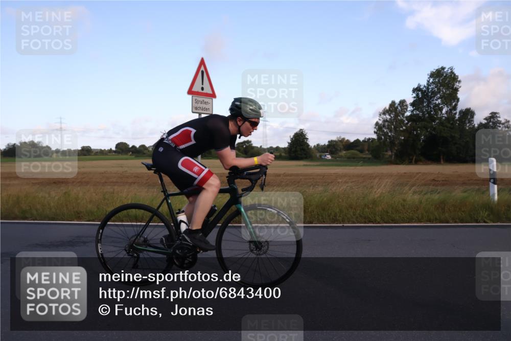 25.08.2024 - Elbe Triathlon Hamburg Fuchs,  Jonas http://msf.ph/oto/6843400 25.08.2024 09:00:41 Radfahren 118, 63 meine-sportfotos.de